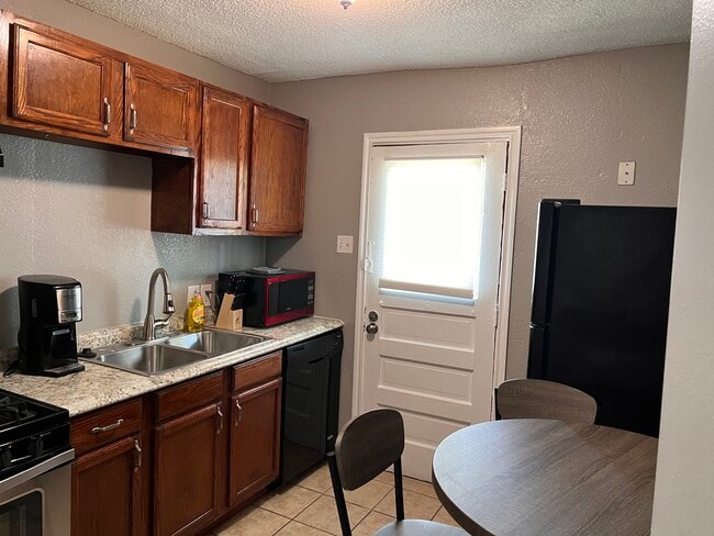 Photo - 1050 W Allen Ave Unit 1054