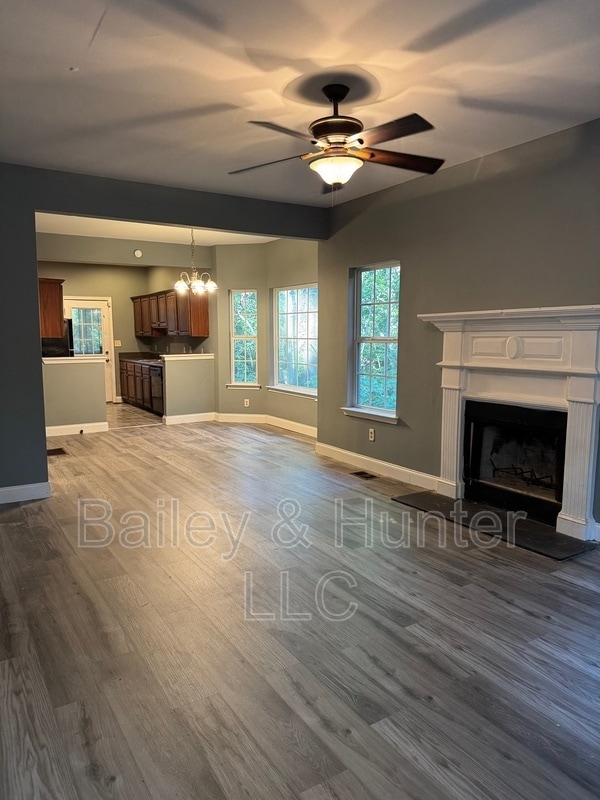 Photo - 850 Woods Dr NW