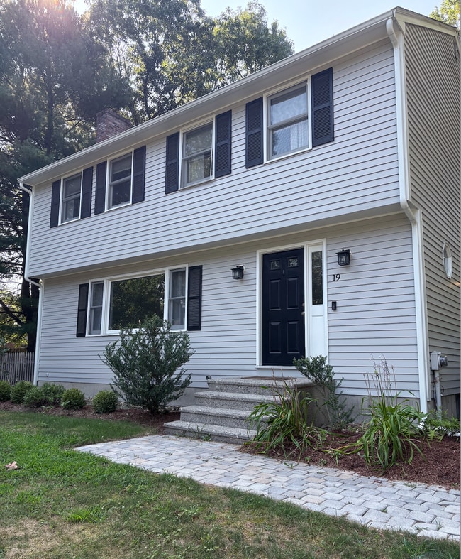 Building Photo - Available Now | 3 Bed, 1.5 Bath Single-Fam... Rental