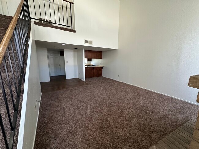 Photo - 7813 S Laurelglen Blvd