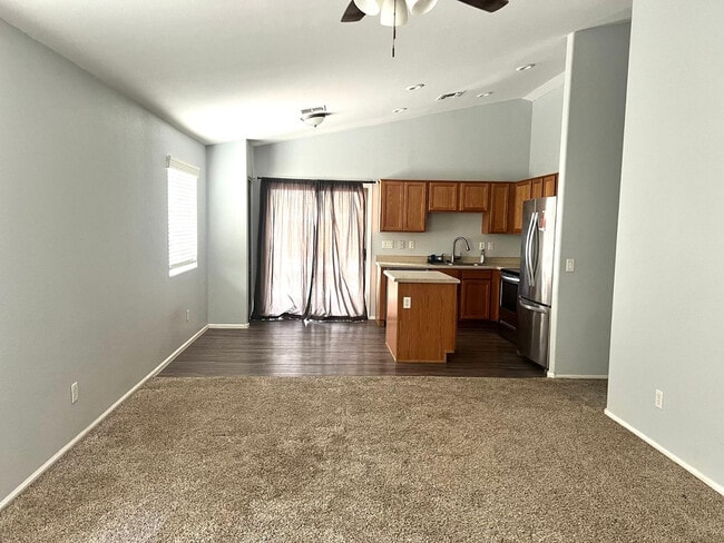 Photo - 28496 N Dolomite Ln