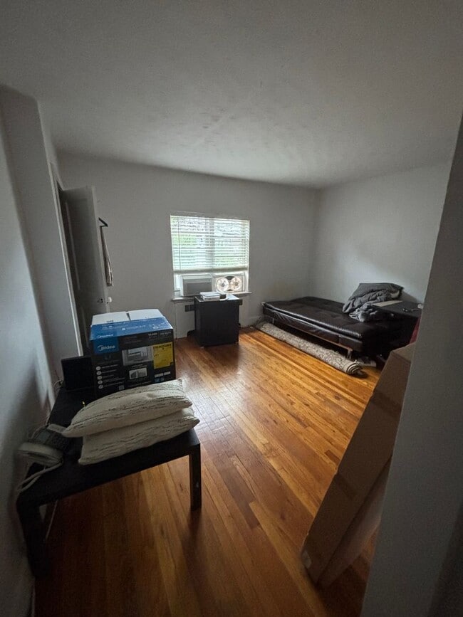 Photo - 20 Brock St
