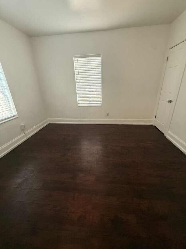 Photo - 216 W Fayette Ave