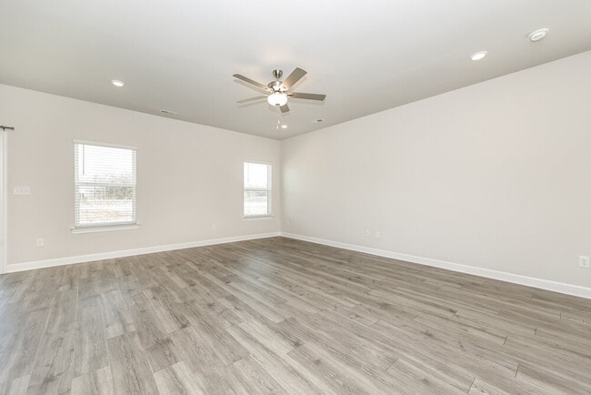 Photo - 3325 Quintana Dr