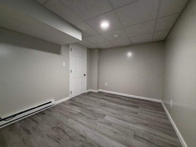 Building Photo - 320-322-322 Wood St Unit Room C