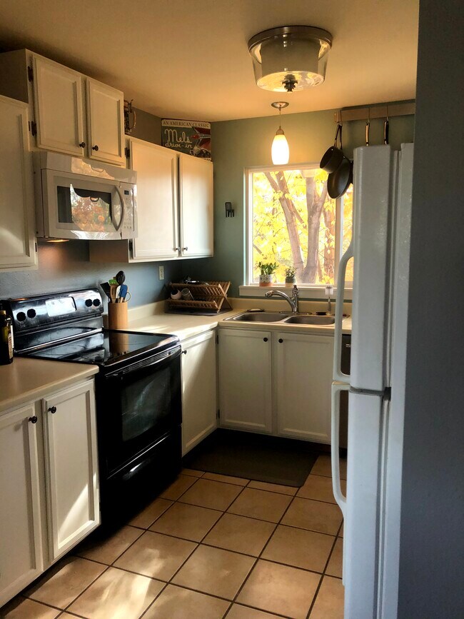 Cocina - 3465 Lochwood Dr Unidad A8