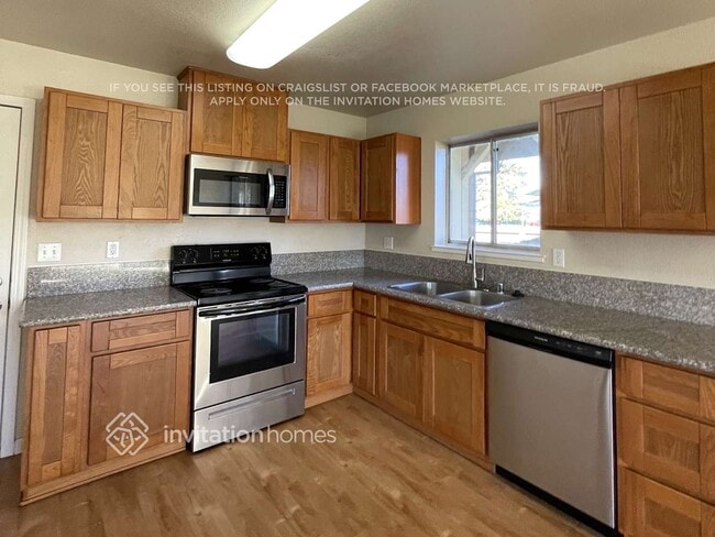 Photo - 555 Spruce St