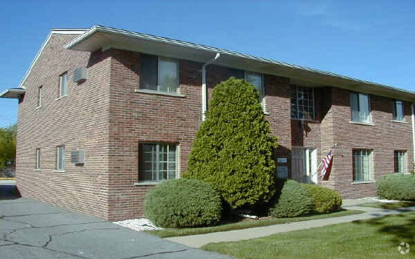 Photo - Lake Breeze Apartments