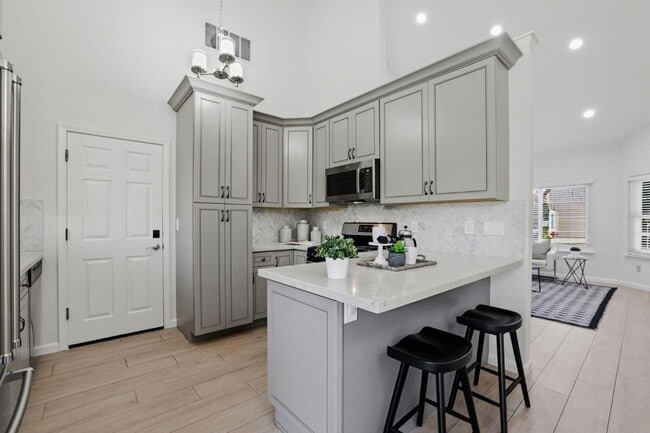 Photo - Bright and Modern 3BD/2BA Single-Family Home in Creekside South!