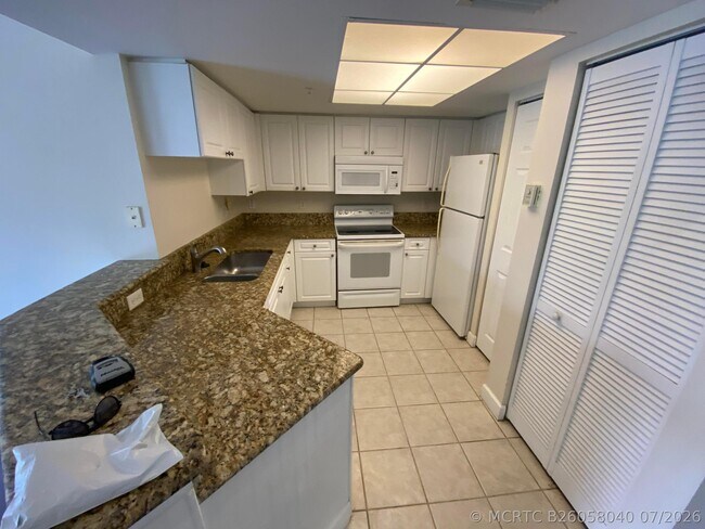 1117 Crestwood Ct S Unidad 1117