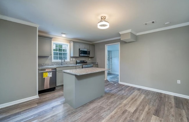 Photo - Room in House on Grand Ave SW