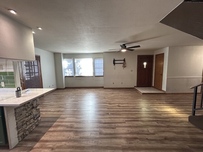 Photo - "Charming 2-Bed Townhouse Oasis with 2.5 Baths in Prime Las Vegas Location!"