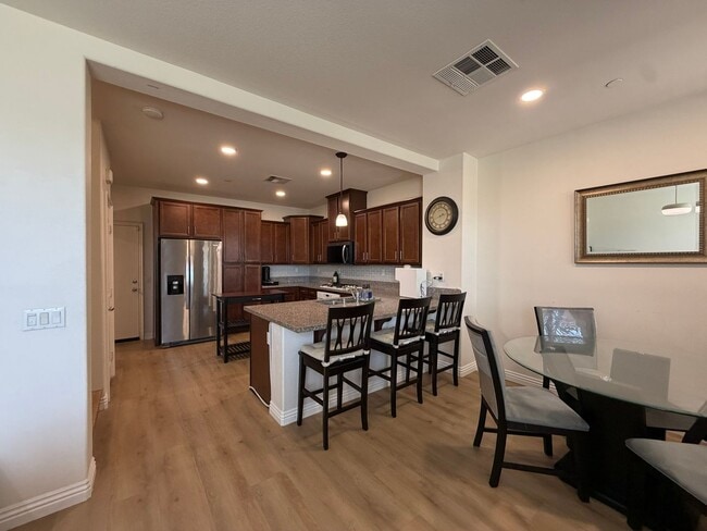 8013 City View Pl