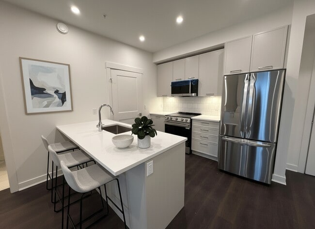 Photo - 5382-200 200 St