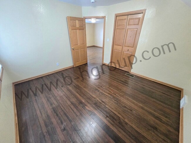 Photo - 4812 25th Ave Unit Upper