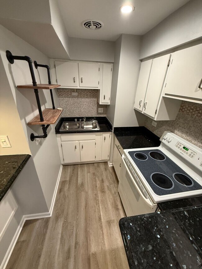 Photo - 744 W Gordon Terrace Unidad 204