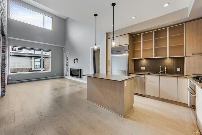 Photo - 260 Salter St