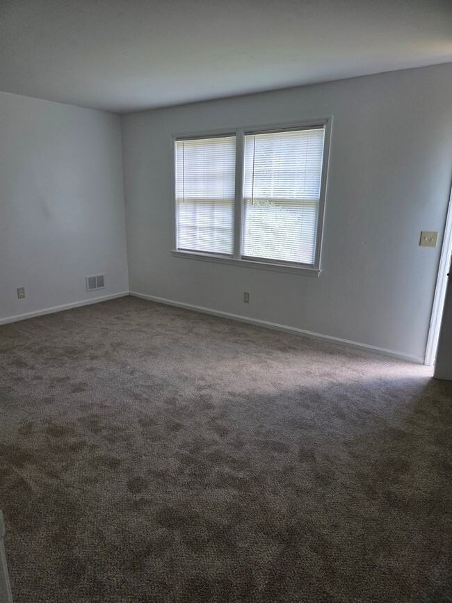 2114 Apple Valley Rd Unit B
