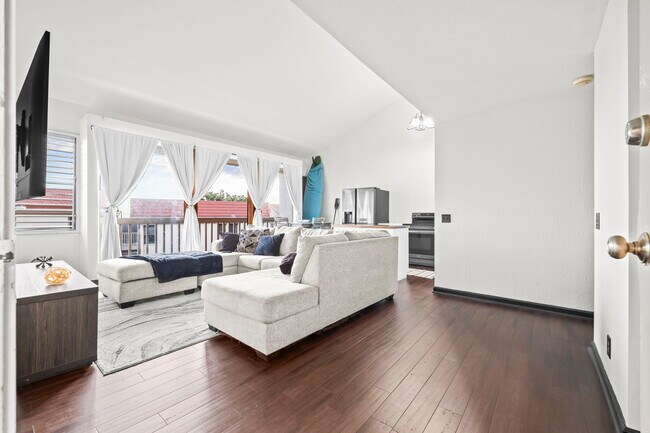 Photo - 84-621-755 Ala Mahiku St