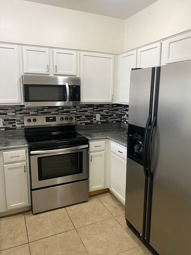 Photo - Ready Now!! 3BR 2.5BA located in Chandler - Cross Streets: Warner/Alma School Unit 1185