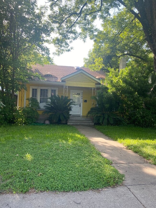 Building Photo - 3504 Duval St Rental