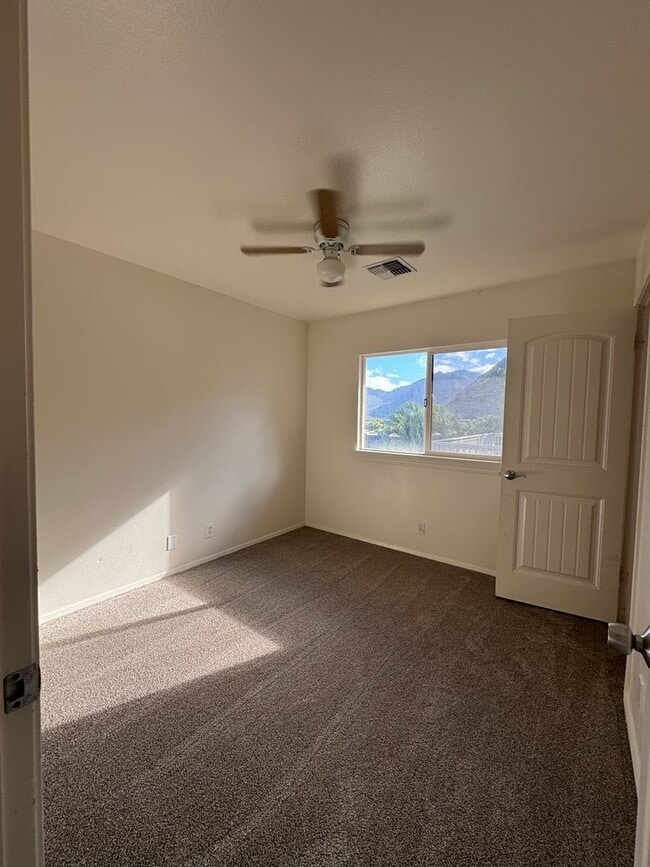 Photo - 87-2225-2225 Pakeke St