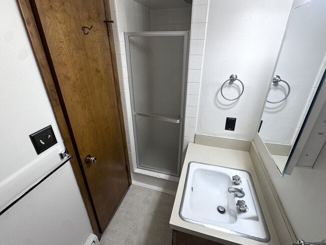 Photo - 3168 Dubuque St NE