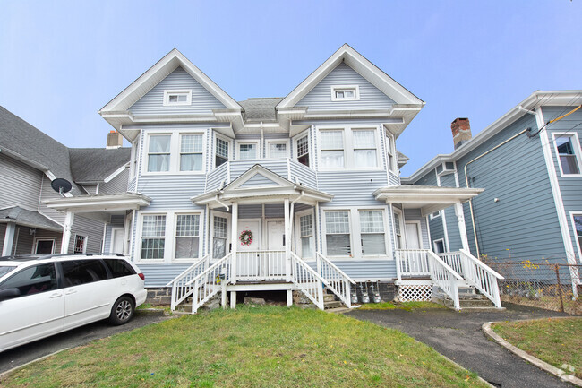 Building Photo - 138 Burroughs St Rental