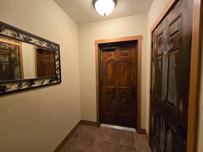 Photo - For Rent: Luxury Furnished Riverside Townh...