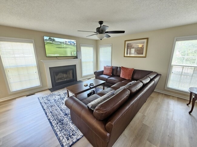 Photo - Furnished Mid Term rental