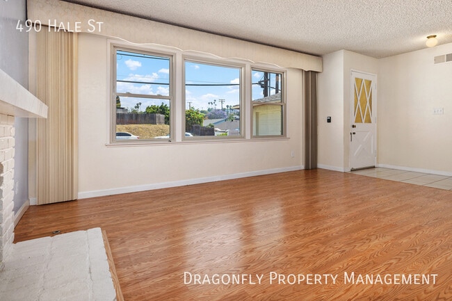 Photo - 490 Hale St