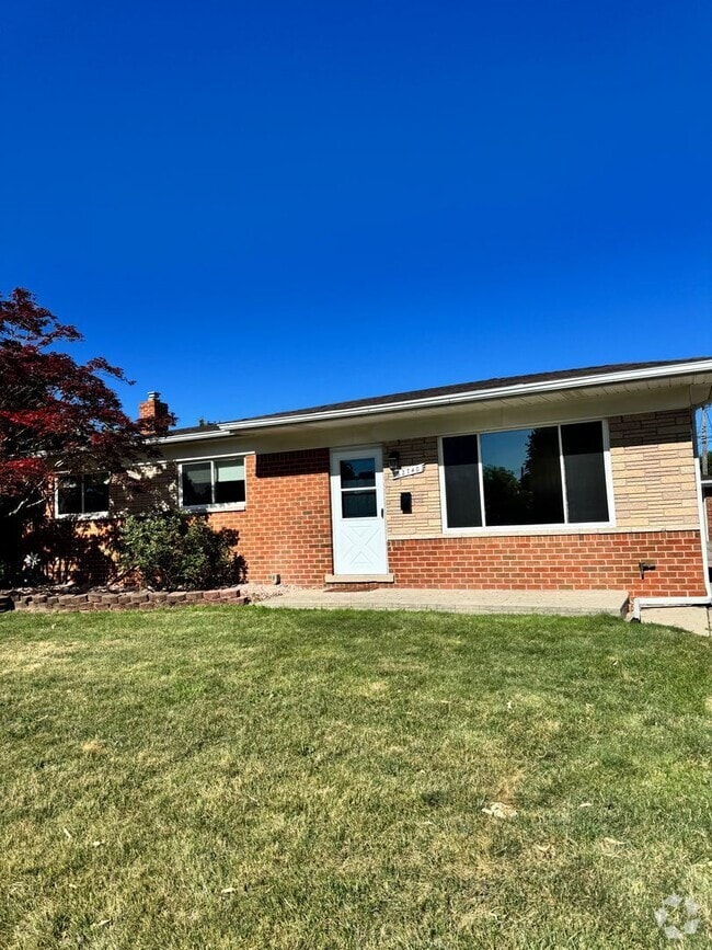 Building Photo - 32740 Bunert Rd Rental