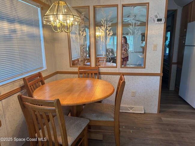 Photo - 661 Snowbird Ave