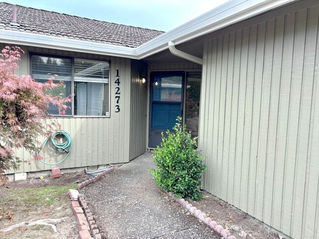 14273-14275 SW Daphne St Unit 14273