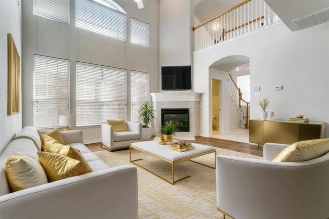 Building Photo - 511 Poplar Ln