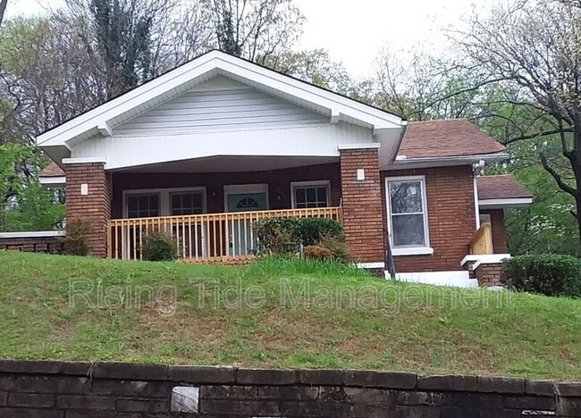 Building Photo - 200 9th Ct W