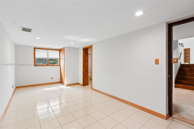 Photo - 2530 Okeechobee Ln