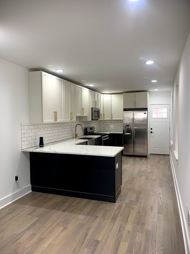 Photo - 2532 W Montgomery Ave