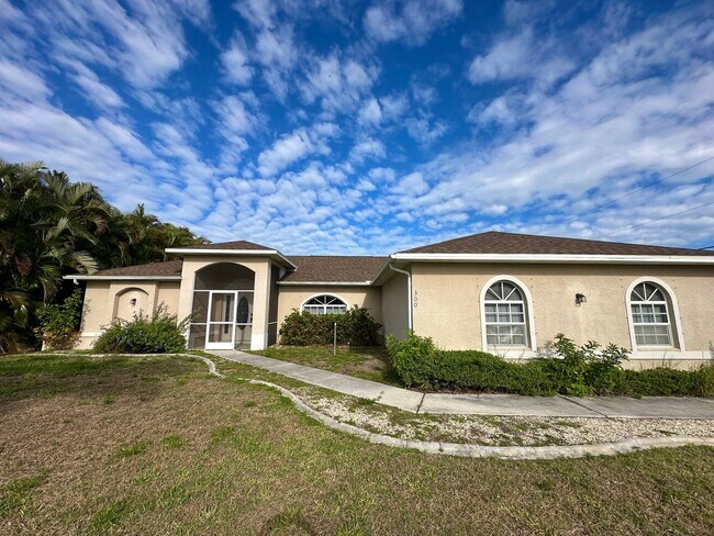 Photo - Spacious & Charming Pool Home On City Water - 3 Beds, 2 Baths