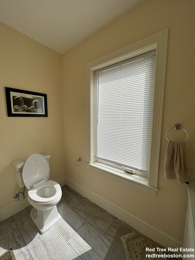 Photo - 142 Tremont St Apartments Unit 1