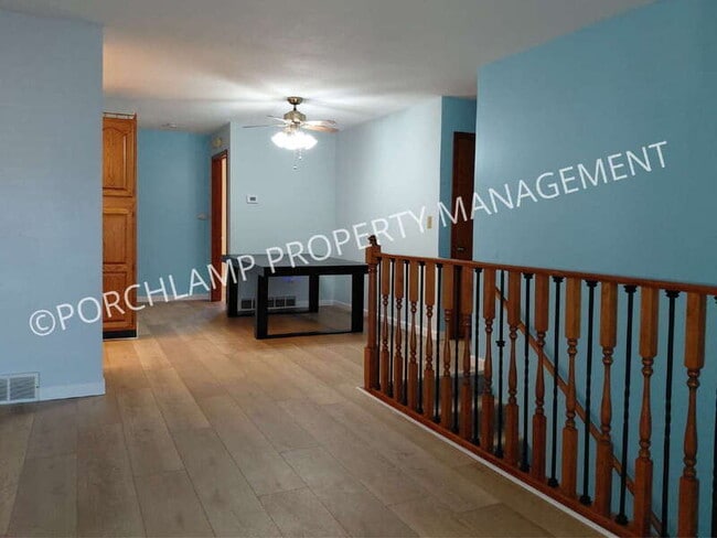 Photo - 587 Maryland Ave NE