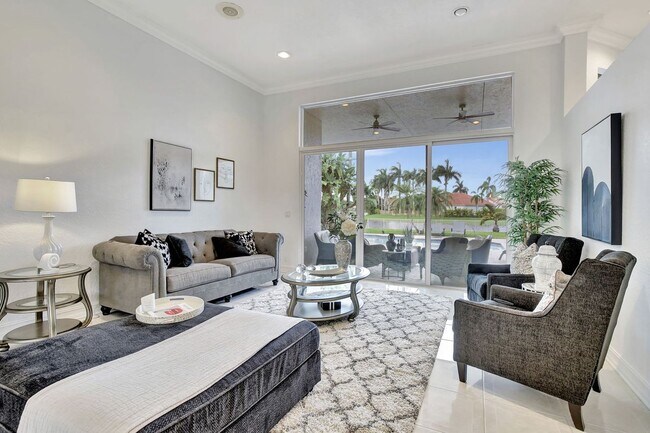 Photo - 2922 Medinah