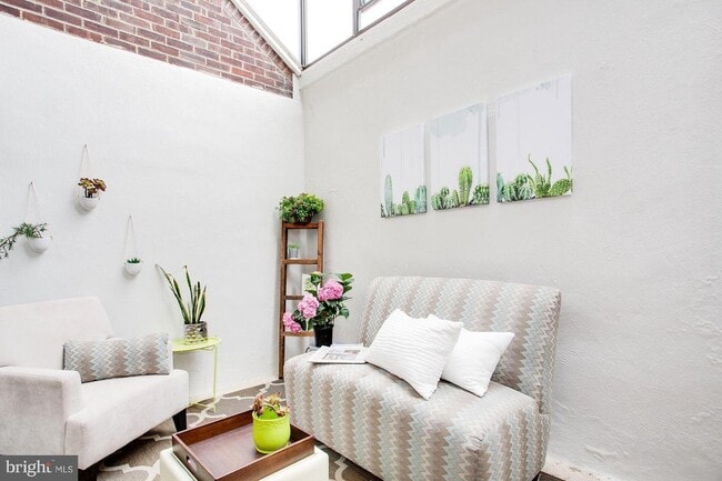 Photo - 1715 15th St NW Unidad #21