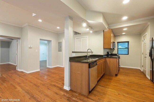 Photo - Spacious Apartment in Chicago (Roger's Park)