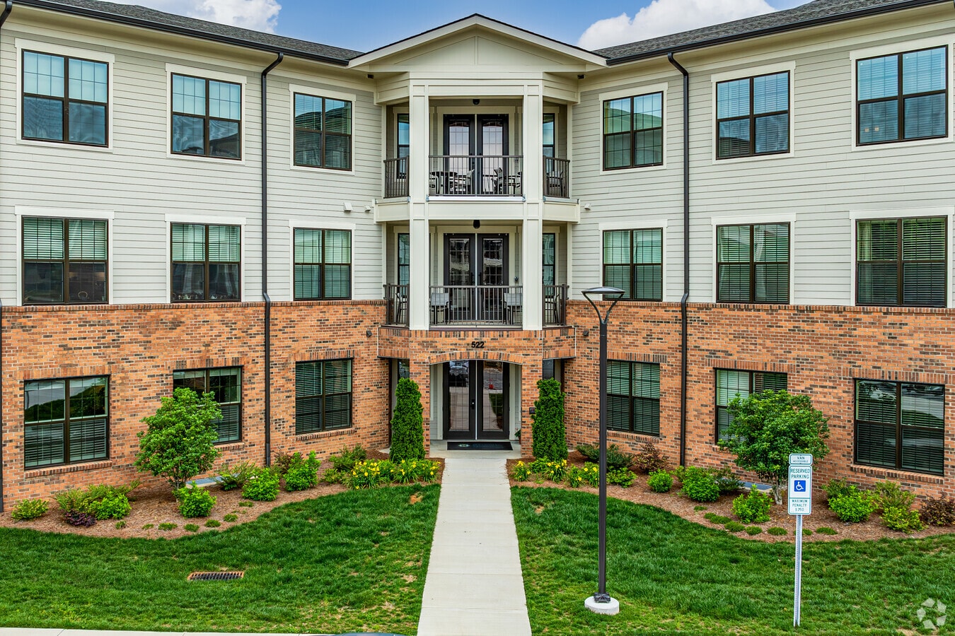 Entrance - Villa Apartments