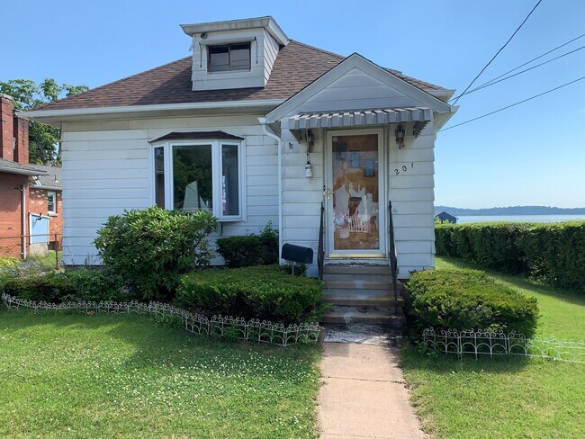 Photo - 201 1st Ave House