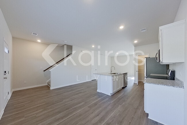 Photo - 2461 Banyan Cir