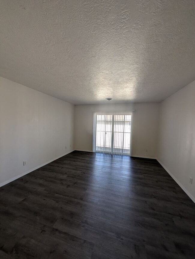 319 Lenore St Unit 319 Lenore St - 4