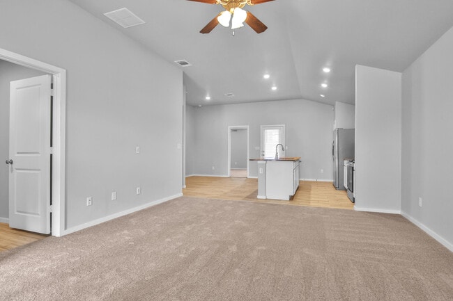 Photo - 7526 104th St