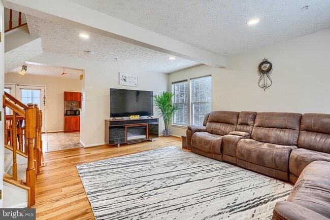 Photo - 10 Bluestem Ct